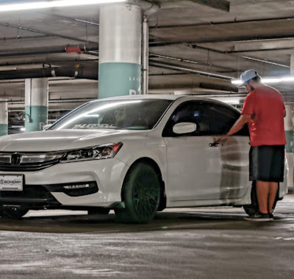 Meet your Posher, Chris - Picture 1 of 1